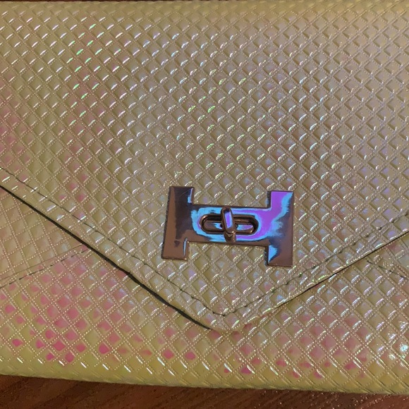 Holographic Envelope Light Mint Green Clutch - Picture 2 of 8